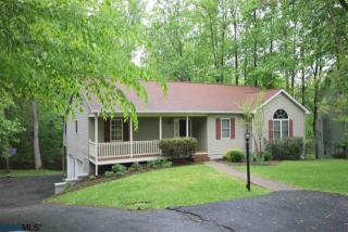 5 Oak Grove Rd, Bybee, VA 22963-2525