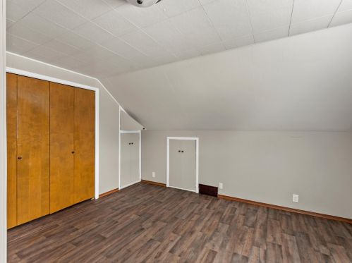 1216 Cherry Rd, Manitowoc WI 54220-1918 exterior