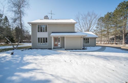 1850 Journeys Dr, Chenequa WI  53029-9367 exterior