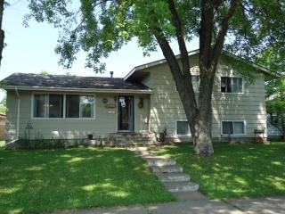 2617 7th Ave, Hibbing, MN 55746-2233