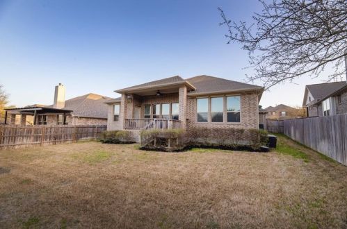 676 Catalina Ln, Austin TX 78737-4715 exterior