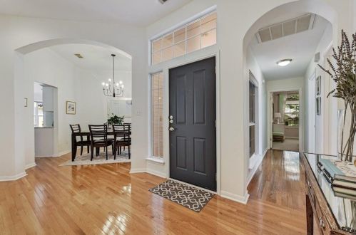 6874 Auckland Dr, Austin TX  78749-4137 exterior