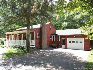 104 Cole Ln, Kensington, CT 06037-2913