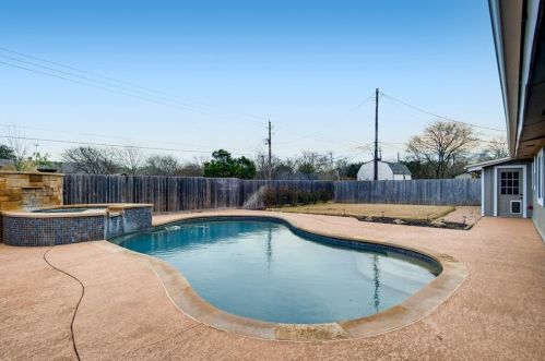 13217 Briar Holw Dr, Austin TX 78729-3655 exterior