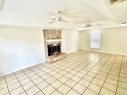 7304 Beckett Rd, Austin TX  78749-2122 exterior