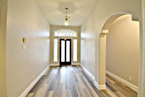 10117 Cassandra Dr, Austin TX  78717-4567 exterior