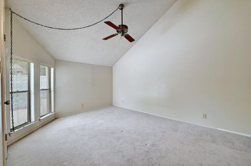 6303 5 Acre Wood St, Austin TX 78746-7125 exterior