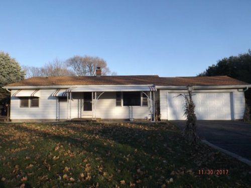 506 Maple Ln, Sterling, IL 61081-3154