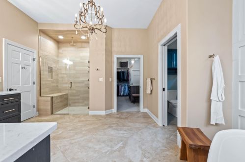 1704 Cedar Bnd, Chenequa WI 53029-8665 exterior