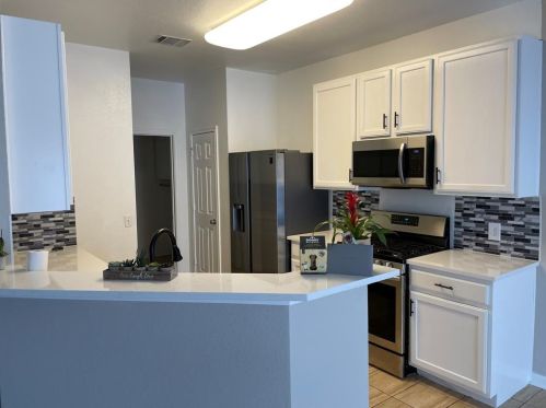 3914 Canyon Glen Cir, Austin TX  78732-2180 exterior