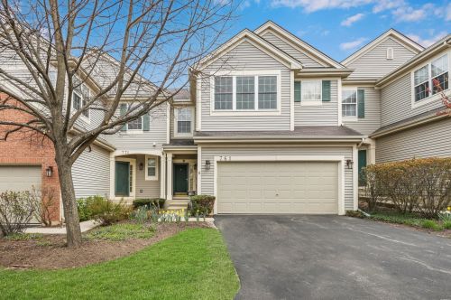 761 Creekside Cir, Gurnee, IL 60031-2060