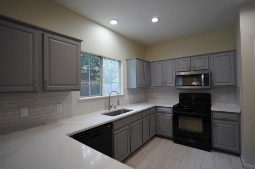 12408 Beartrap Ln, Austin TX  78729-7938 exterior