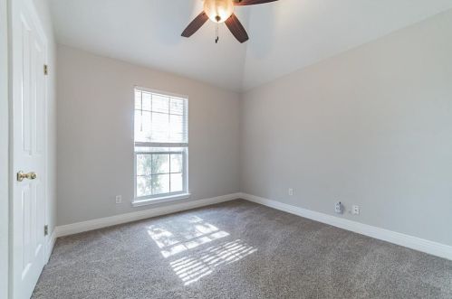 6868 Auckland Dr, Austin TX 78749-4139 exterior