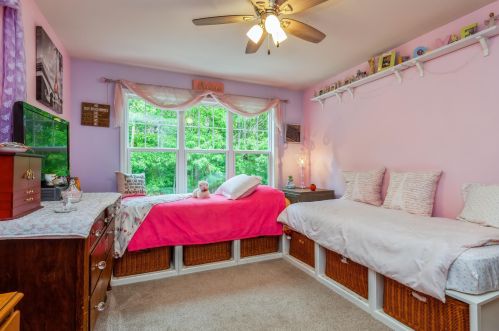 1385 Hillside Rd, Slinger WI 53086 exterior