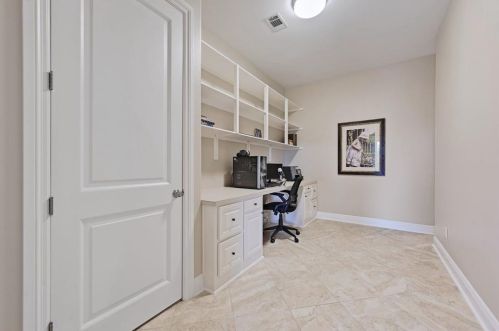 2004 Canonero Dr, Austin TX 78746-2125 exterior