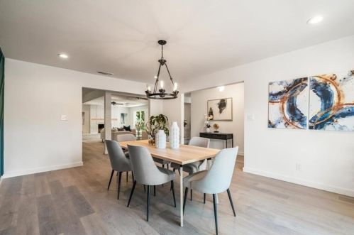 8902 Balcones Clb Dr, Austin TX 78750-3008 exterior