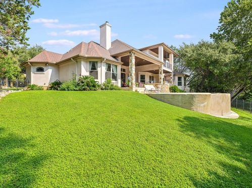 1501 Cyn Edge Dr, Austin TX 78733-2000 exterior