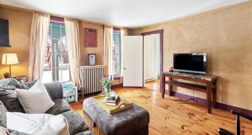 10 Singletary Ave, Sutton MA 01590-1842 exterior