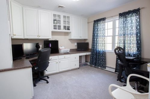 39 Charing Rd, Wapping CT  06074-2228 exterior