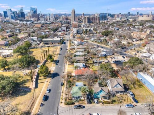 1504 11th St, Austin TX 78702-1909 exterior