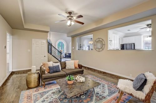 13243 Briar Holw Dr, Austin TX 78729-2855 exterior