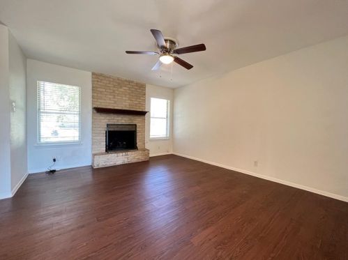 4807 Copperbend Blvd, Austin TX  78744-2920 exterior