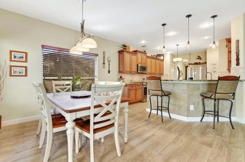 7036 Auckland Dr, Austin TX 78749-4139 exterior