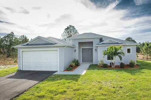 2647 45th Ave, Naples, FL 34120-1780