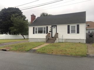 3 Morris St, Warwick, RI 02889-3408