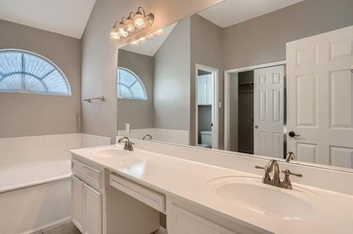 1106 Briargate Dr, Austin TX 78753-2050 exterior