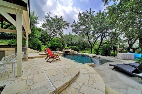 5907 Doone Valley Ct, Austin TX  78731-3664 exterior