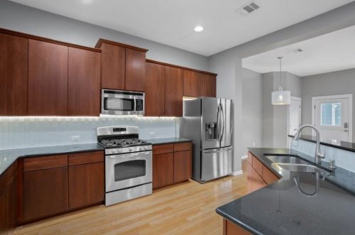 4240 Berkman Dr, Austin TX  78723-4547 exterior