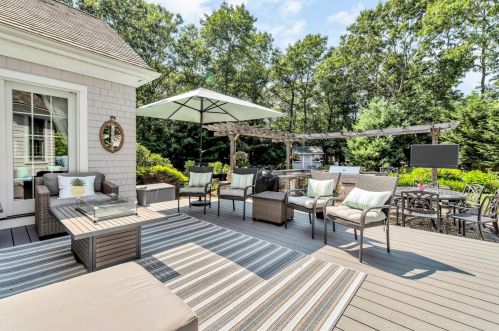 11 Teal Cir, Mashpee MA 02649-3676 exterior