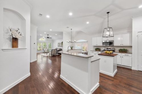 5016 Calhoun Cyn Loop, Austin TX 78735-6450 exterior