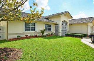 1853 142nd Pl, Miami FL  33175-7078 exterior