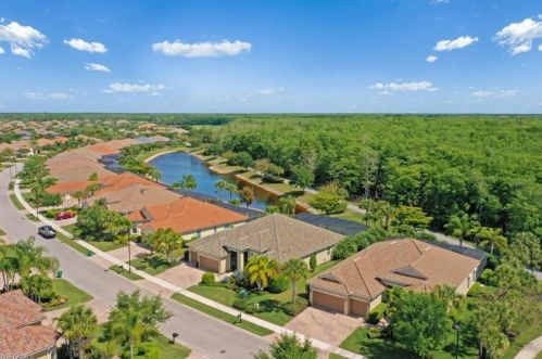 8962 Quarry Dr, Naples, FL 34120-5231