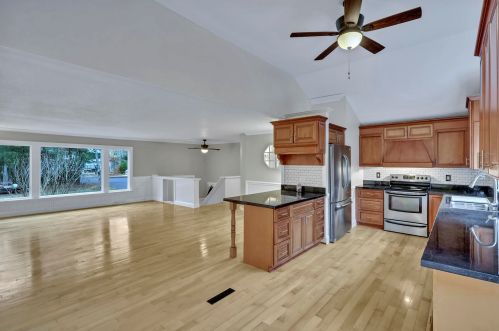 85 Blue Castle Dr, Mashpee MA 02649-3770 exterior