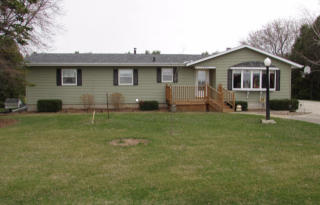 1923 Ruby Ln, Manitowoc, WI 54220-8917