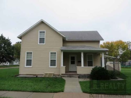 421 Nebraska St, Wayne, NE 68787-2032