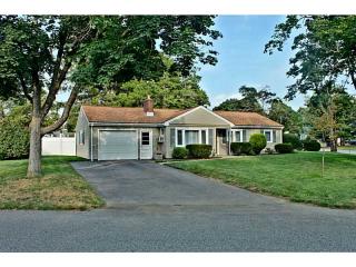 86 Capron Farm Dr, Warwick, RI 02886-7703