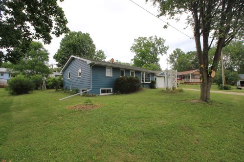 104 Elm St, Westby, WI 54667-1206