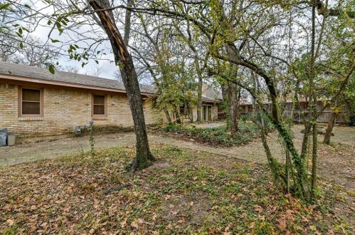 1301 Elton Ln, Austin TX 78703-2919 exterior