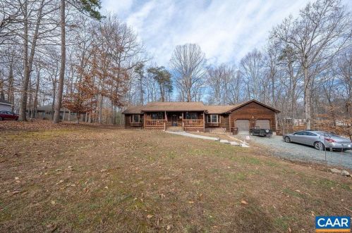 8 Point Rd, Bybee, VA 22963-2049