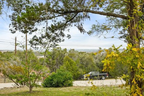 5116 Avispa Way, Austin TX 78738-7602 exterior