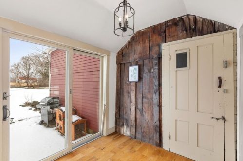 10 Singletary Ave, Sutton MA 01590-1842 exterior