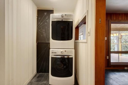 1403 Crestwood Rd, Austin TX 78722-1114 exterior