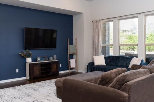 676 Catalina Ln, Austin TX 78737-4715 exterior