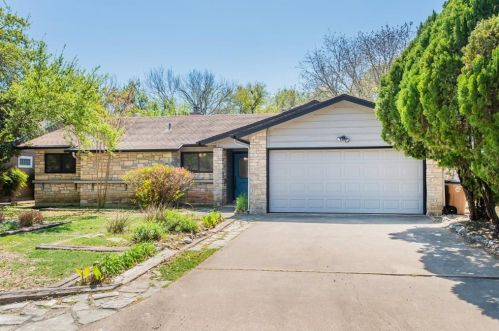 5811 Cannon Mountain Dr, Austin TX  78749-2899 exterior