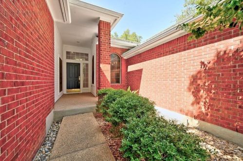 6874 Auckland Dr, Austin TX  78749-4137 exterior