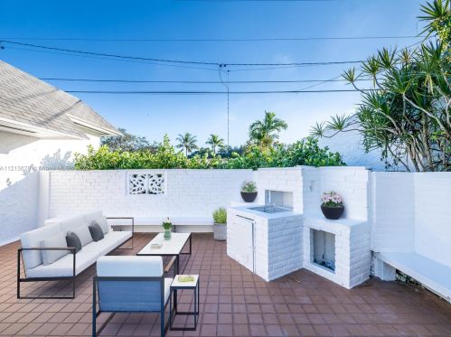 252 104th St, Miami FL  33138-2016 exterior